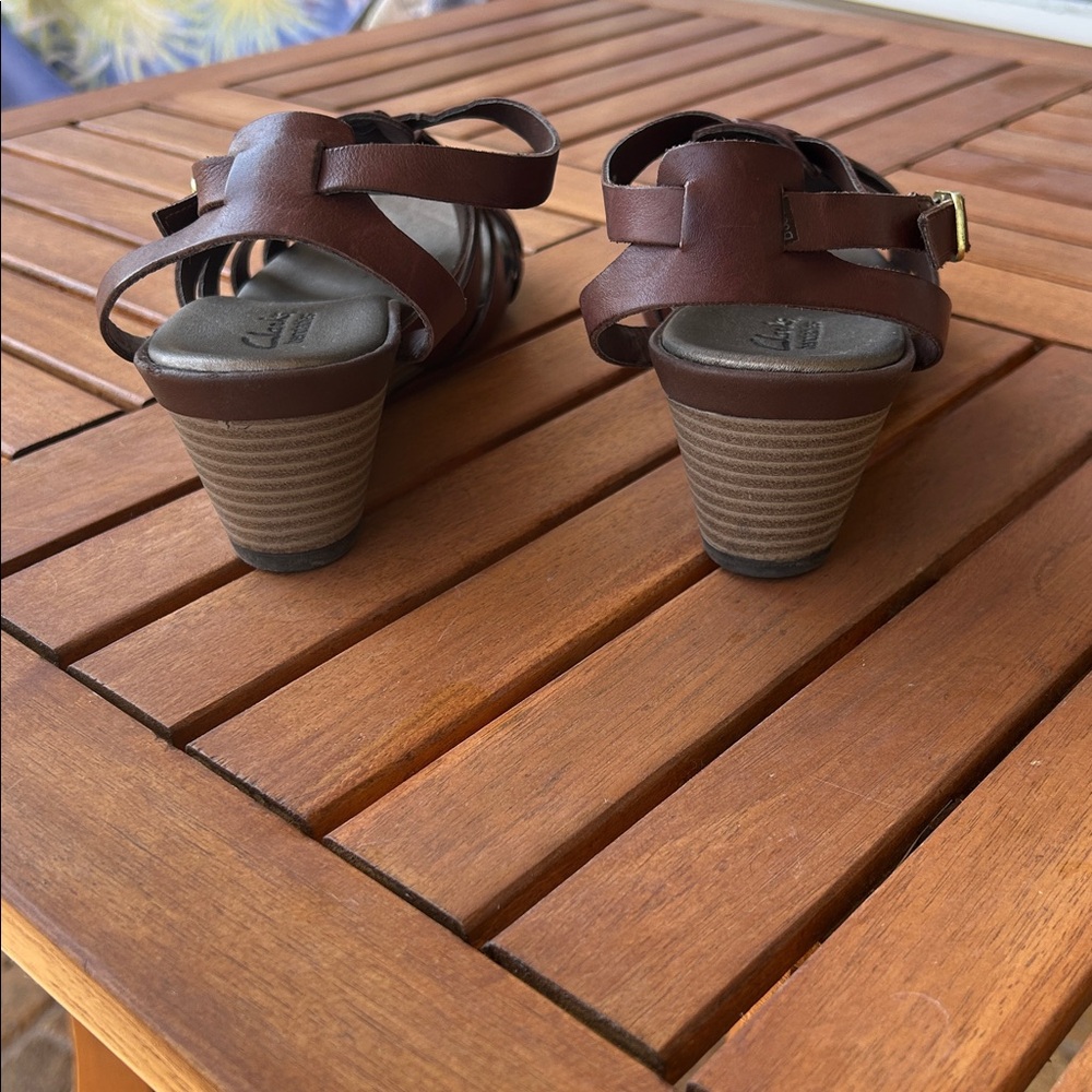 Clark’s Sandles - Picture 3 of 5